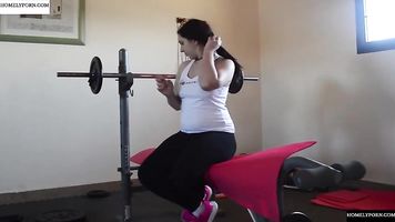 Pamela haciendo ejercicio y siendo follada en fitness más videos exclusivas en onlyfans.com/pamelasanchez