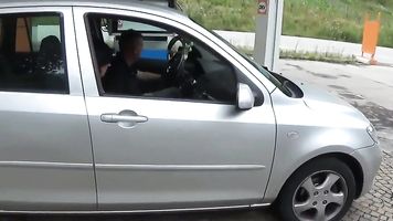 Puta italiana follada por la gasolinera