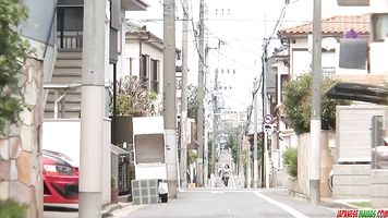 Tetona milf Rie Tachikawa trata joven polla en su coño peludo-Más en japonés