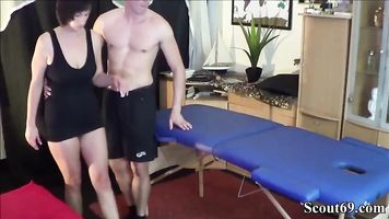 Alemán MILF Seducir Masaje Adolescente a Joder su Anal