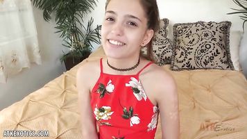 Petite Brooke Haze es tan lindo