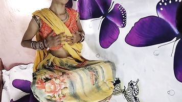 Caliente Caliente sexy Desi bhabi ko Dever ne raat ko Choda gher me Desi Video con audio Hindi