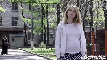 Hermosa Embarazada Anetta Se desnuda y se Masturba!