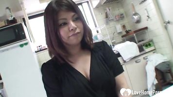 Tetona morena japonesa consigue shagged sin misericordia