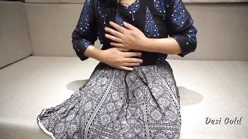 India Amateur Esposa Masturbándose Con Coño
