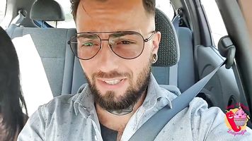 Milf consigue follada en la carretera