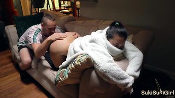 Gran culo asiático novia gimiendo para creampie