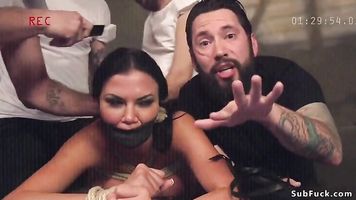 Enorme tetas esposa consigue dp grupo follando