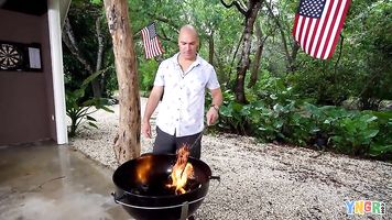 YNGR-La Barbacoa al Aire Libre del 4 de Julio Se Convierte En Follar