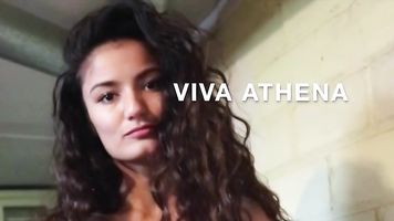 PEQUEÑA ASIÁTICA ADOLESCENTE ZORRA PRIMERO TIEMPO HOOKS HASTA CON DOS POLLAS EN CÁMARA