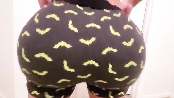 Un Pawg con Tetas Grandes Pide Polla Antes De Acostarse