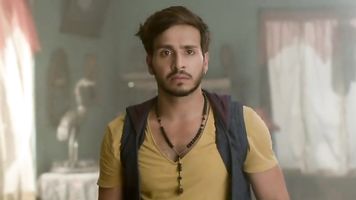 Riddhima Tiwari Hindi Serial actriz Más caliente Seducción Escena en Ghulaam Serial