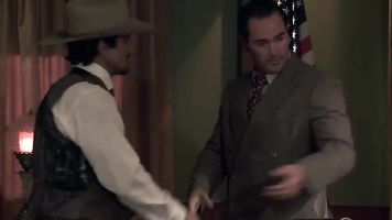 En El Salvaje Oeste Todo el Mundo Se Folla a la Gran Polla Sherriff Obviamente