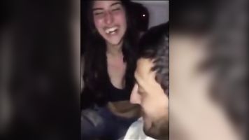 Mejor Amigo Es Tan Caliente Ella Quiere Masturbarlo