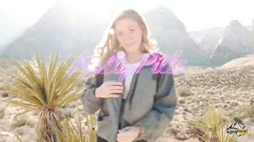 Linda Chica Rubia Joven Follada al Aire libre-Molly Pills-Horny Hiking POV