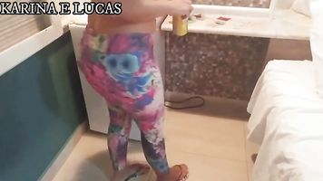 esposa trata de engañar a su marido con una cerveza sin alcohol, pero vio y la hizo conseguir una cerveza de verdad