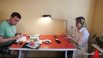 Madrastra Mamada y Sexo Duro mi Polla para el Silencio sobre Su Video Porno