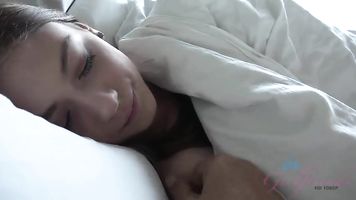 Hannah monta su polla