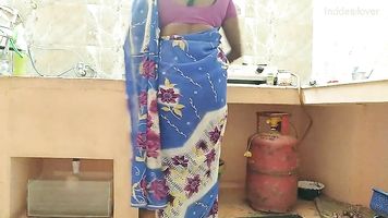 नौकर ने करी मालकिन की चुदाई ओर सेक्स का मजा लिया