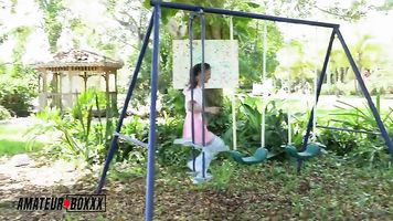 Amateur Boxxx-Asiática Escuela Chica se masturba en Patio
