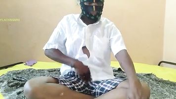 आंटी ने वेबकैम पर सेक्सी गांड दिखाई
