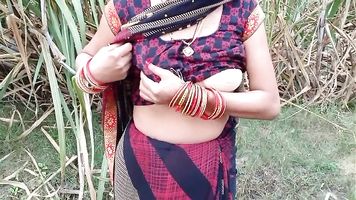 गांव की गर्लफ्रैंड को जंगल के खेत की झाड़ी में बुला कर सील तोड़ी