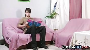Rusa Abuelita Disfrutando De Un Joven Polla