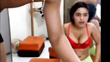 Jóvenes Amigos Latinos Teniendo Sexo Juntos