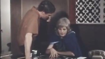 John Holmes, Cyndee Summers, Suzanne Fields en clip de sexo vintage