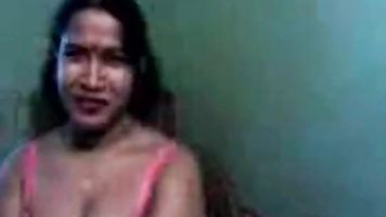 caliente sexy tía tira grabada por marido