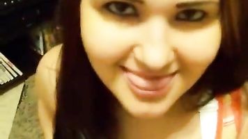 Gordito amateur adolescente GF completo mamada con semen en las tetas