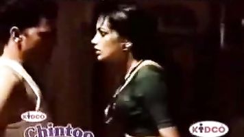 Blusa Swetha menon sujetador abierto caliente.....HD