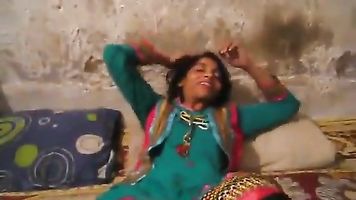 Desi Indian Chut Chudai Filtró Escándalos de MMS Caseros con Audio Claro