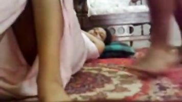 Paquistaní Joven colegiala sexo con tío largo clip casero-Wowmoyback