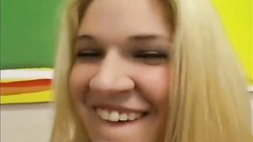 Porno Casting 19 años Blondie de Alaska