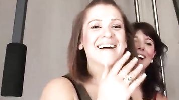 Lesbianas de al lado follando y filmado Vol. 8