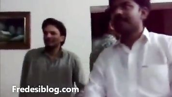 Punjabi Niñas y Niños Disfrutando