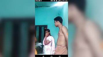 India mamá y hijo chico