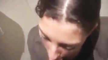 377 Amateur mamada y tragar en el trabajo