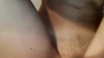 Árabe Adolescente En Hijab Se Masturba Con Un Enorme Consolador