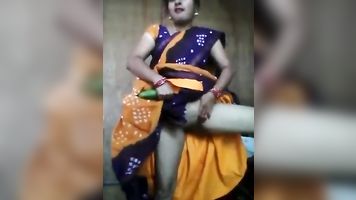 Caliente Bhabhi Con Kheera En El Coño