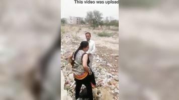 tía follando al aire libre