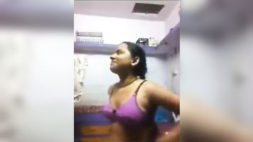 Shy Tamil adolescente selfie