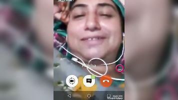 desi tía mostrando sus tetas