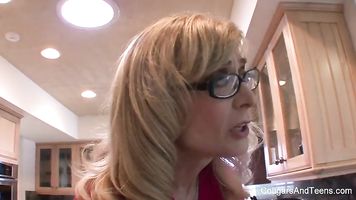 MILF Puta Folla un Preggo Adolescente