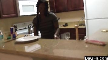 Amateur negro pareja follando en la cocina