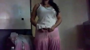 Mi amigo envió este video de mi esposa después de follarla en un hotel