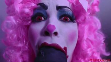 Payaso chica salvajemente culo follada y atormentado por maestro