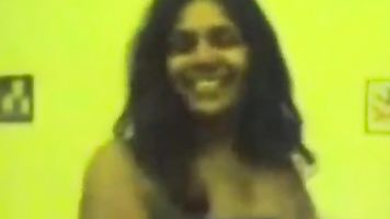 Mi Hermana India Apesta Mejor Que Una Aspiradora