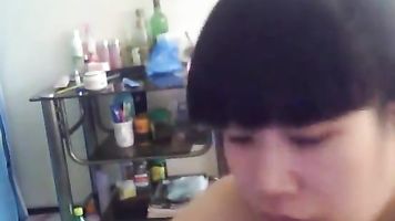 Desnudo gordito asiático colegio chica con coño peludo hace tarea
